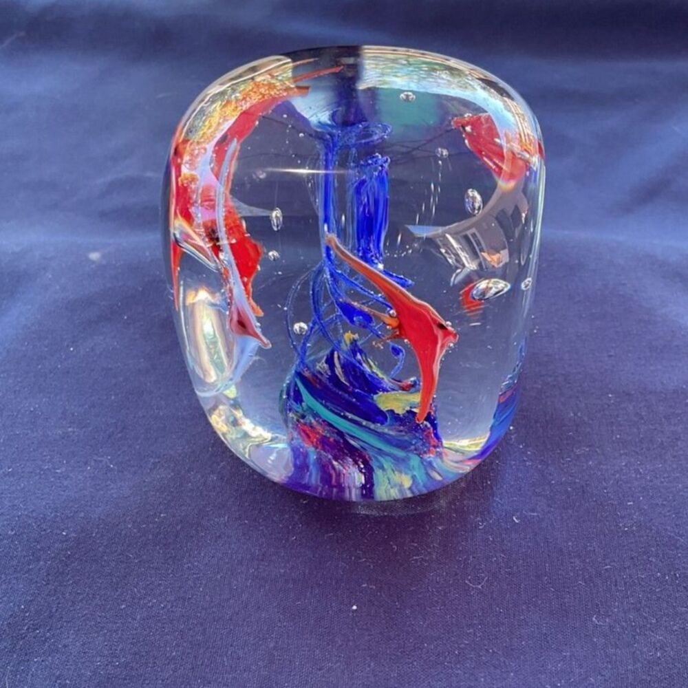 Dynasty Gallery Heirloom Collectables Paperweight
